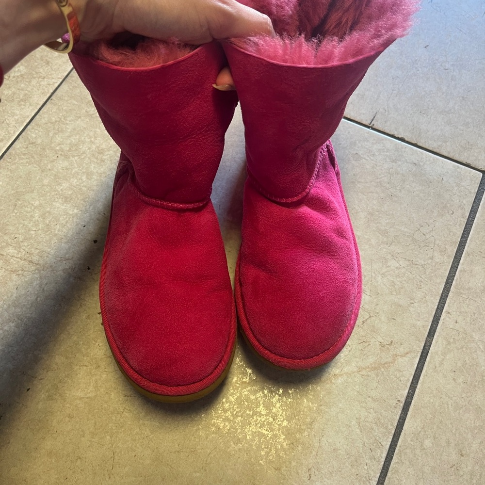UGG Kids Boots in Vibrant Pink